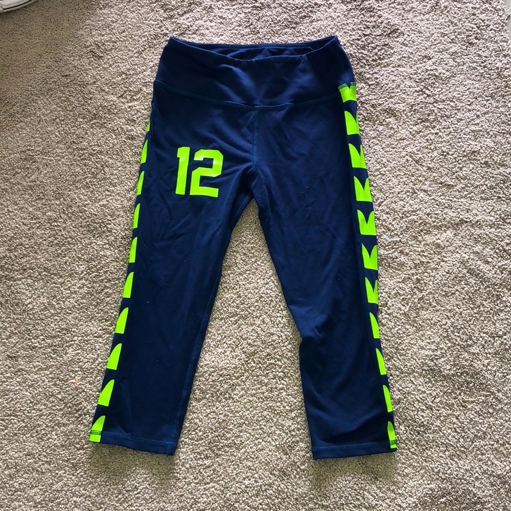 Capri leggings teen extra small.